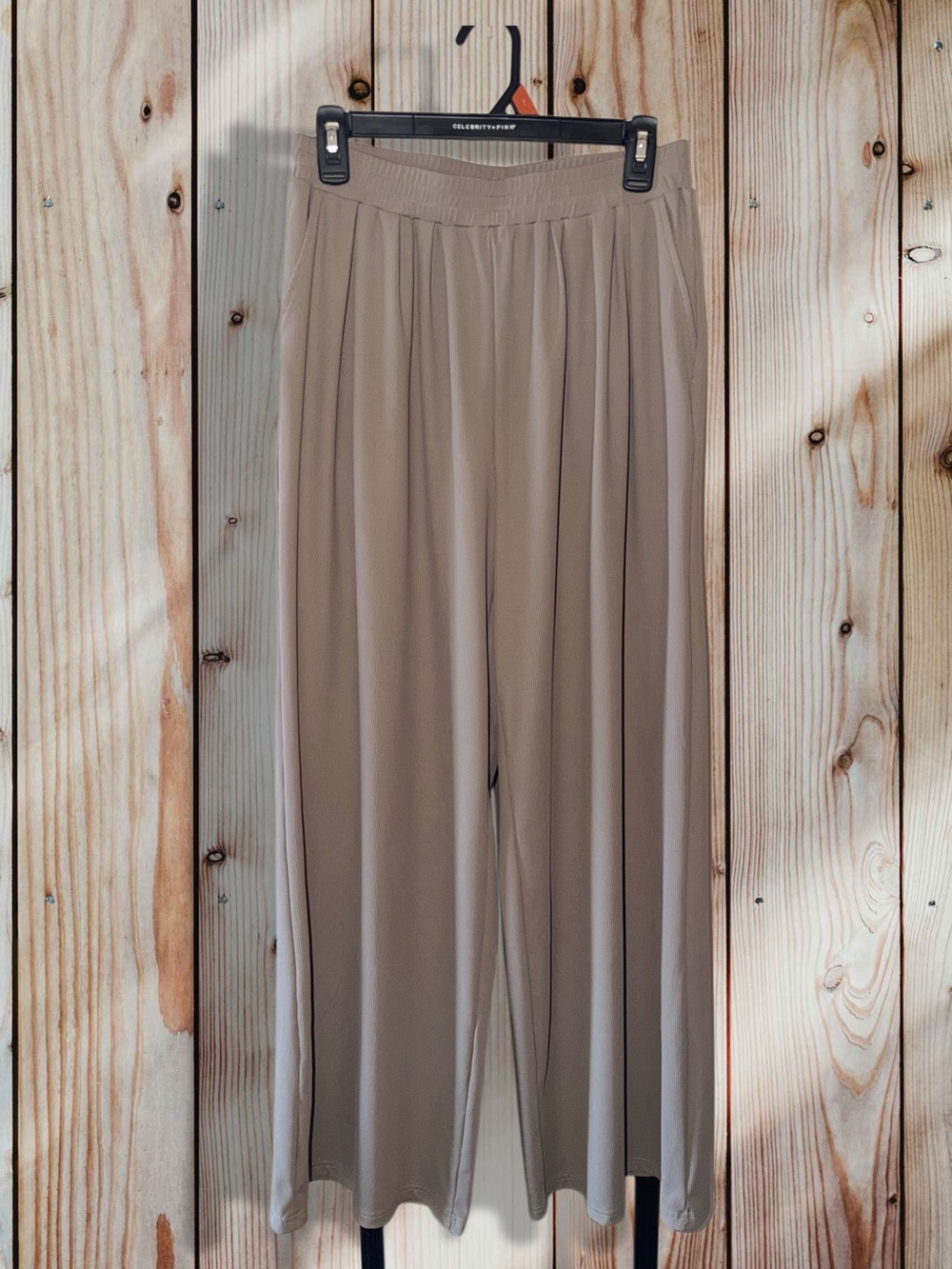 Women's Wide-Leg Elastic Waist Pants in Taupe